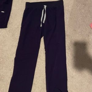 Figs scrub bottoms - purple